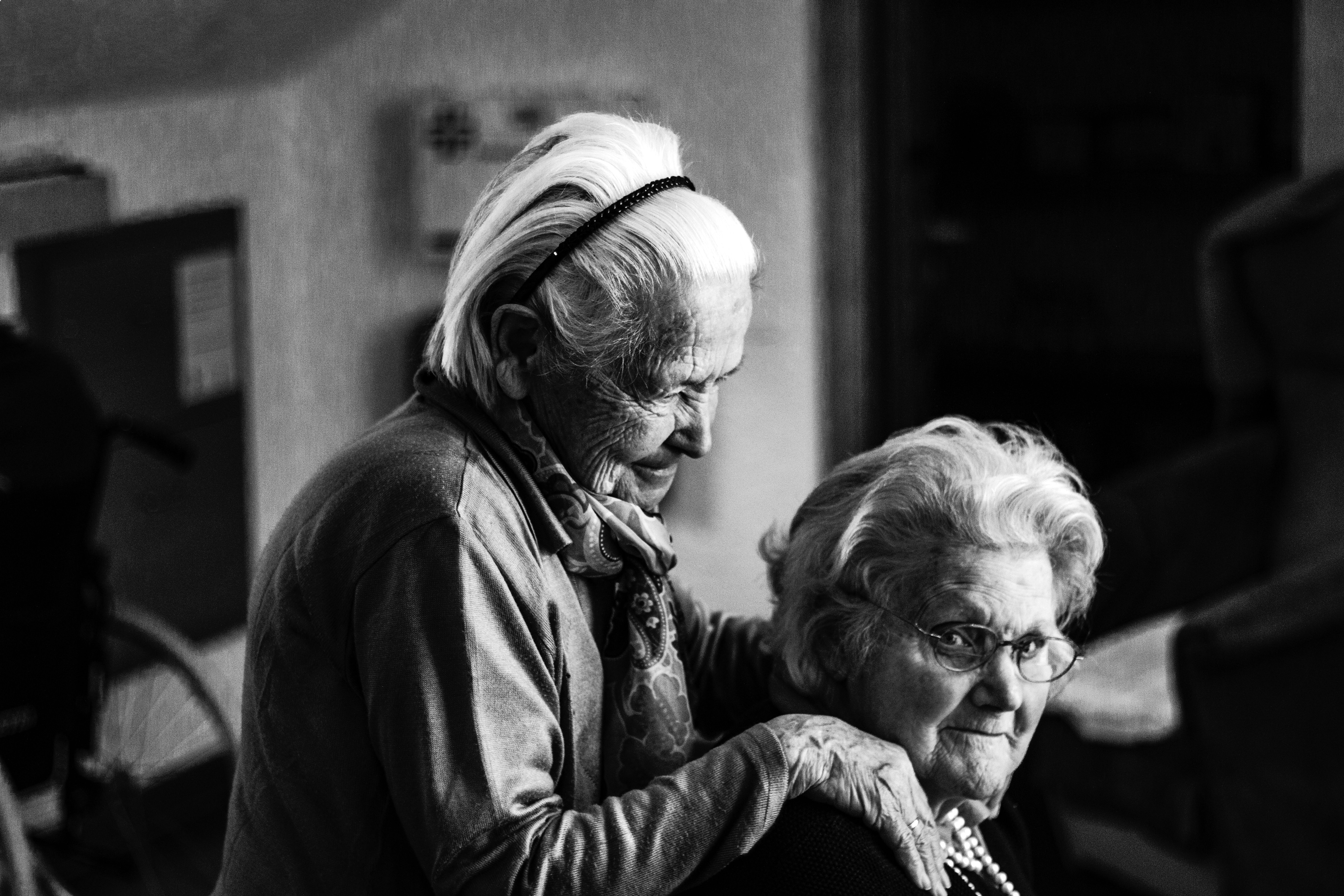 Plusy i minusy pracy jako opiekunka osób starszych
